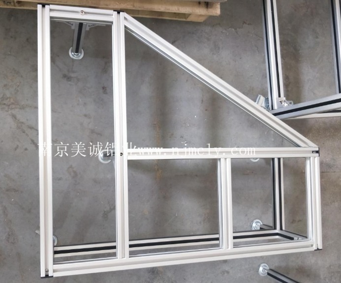 你知道氧化后的工業鋁型材框架優點嗎？03