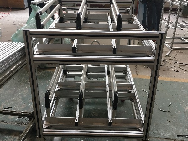 鋁型材框架與配件，可組裝的成品種類