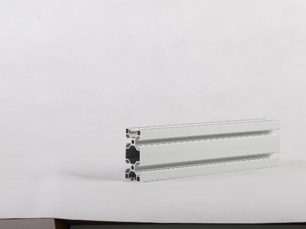 鋁型材廠家，加工定制中的擠壓過程